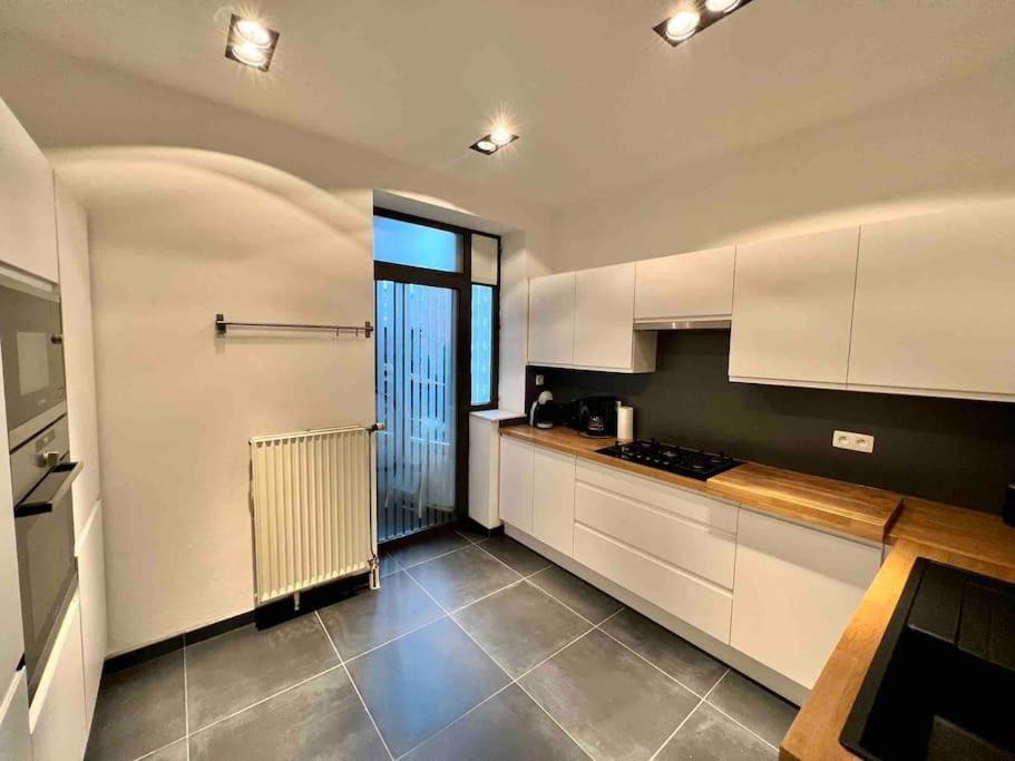 Bellevue - Grand Appartement Pour 5 Sur Les Quais De La Meuse Liège Extérieur photo