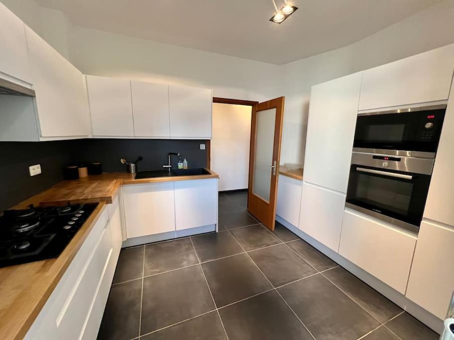Bellevue - Grand Appartement Pour 5 Sur Les Quais De La Meuse Liège Extérieur photo