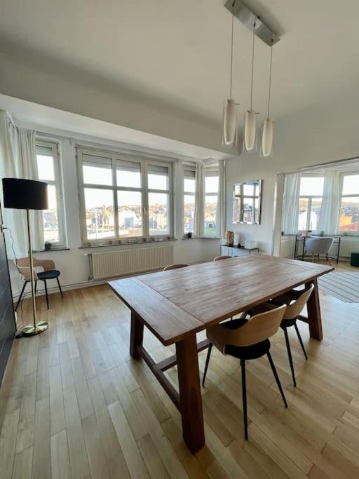 Bellevue - Grand Appartement Pour 5 Sur Les Quais De La Meuse Liège Extérieur photo